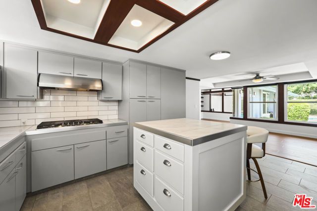 2672 Veteran Avenue, Los Angeles, CA 90064