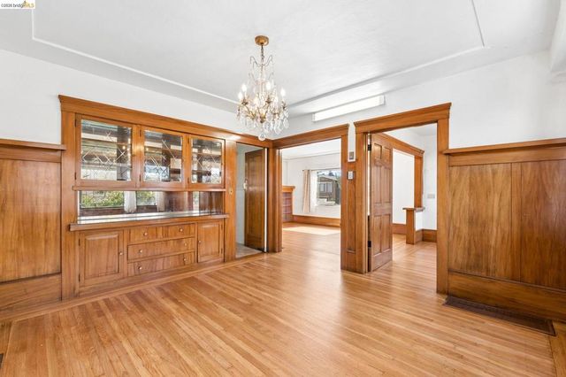521 Zorah St, Oakland, CA 94606