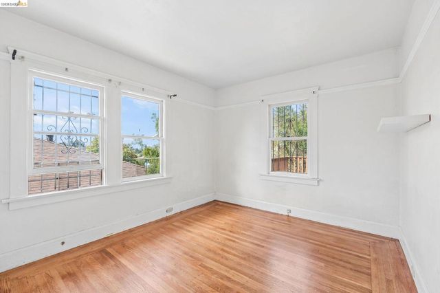 521 Zorah St, Oakland, CA 94606