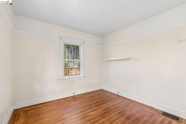 521 Zorah St, Oakland, CA 94606