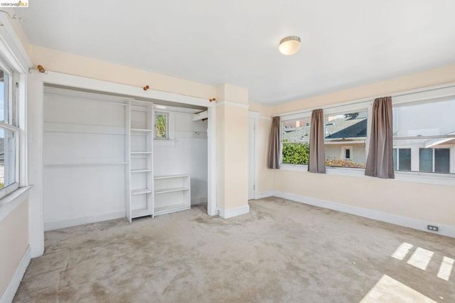 521 Zorah St, Oakland, CA 94606