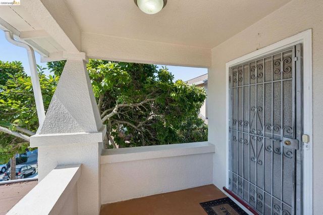 521 Zorah St, Oakland, CA 94606