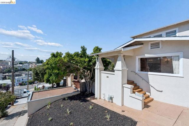 521 Zorah St, Oakland, CA 94606