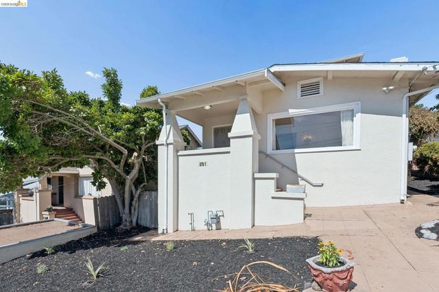 521 Zorah St, Oakland, CA 94606