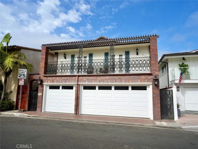 205 Via Lido Soud, Newport Beach, CA 92663