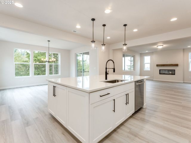 1865 Ne CURRIN CREEK Dr, Estacada, OR 97023