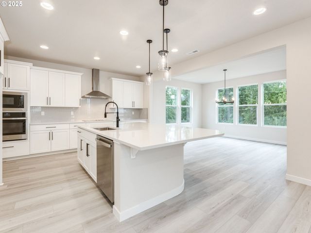 1865 Ne CURRIN CREEK Dr, Estacada, OR 97023