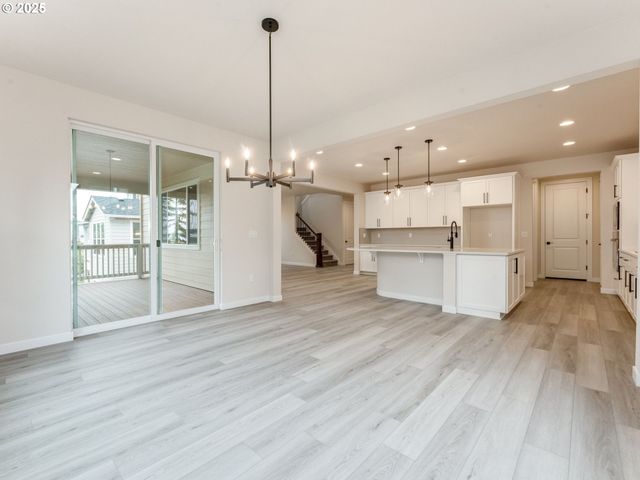 1865 Ne CURRIN CREEK Dr, Estacada, OR 97023