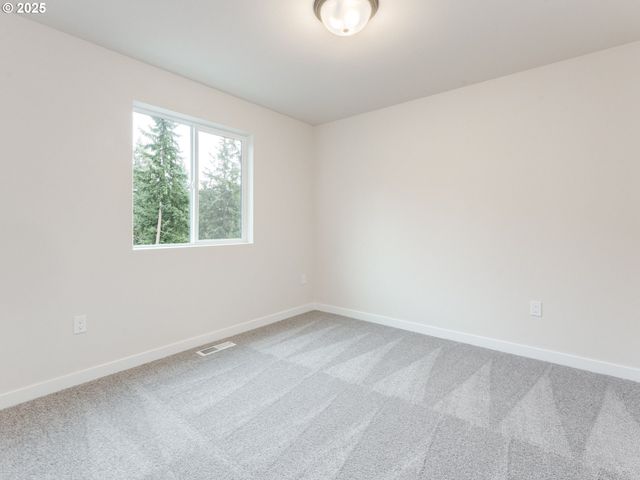 1865 Ne CURRIN CREEK Dr, Estacada, OR 97023