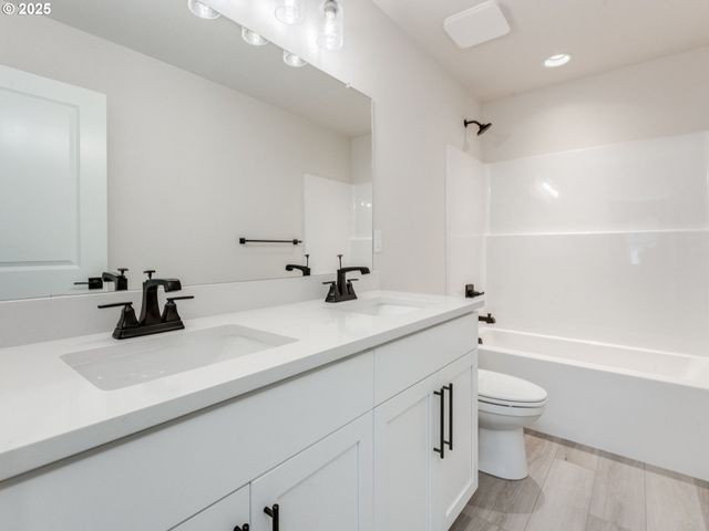 1865 Ne CURRIN CREEK Dr, Estacada, OR 97023