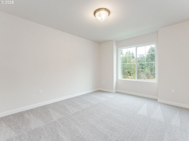 1865 Ne CURRIN CREEK Dr, Estacada, OR 97023