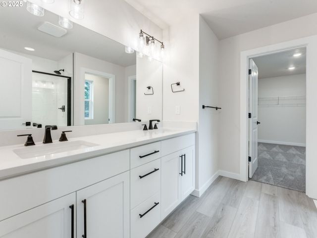 1865 Ne CURRIN CREEK Dr, Estacada, OR 97023