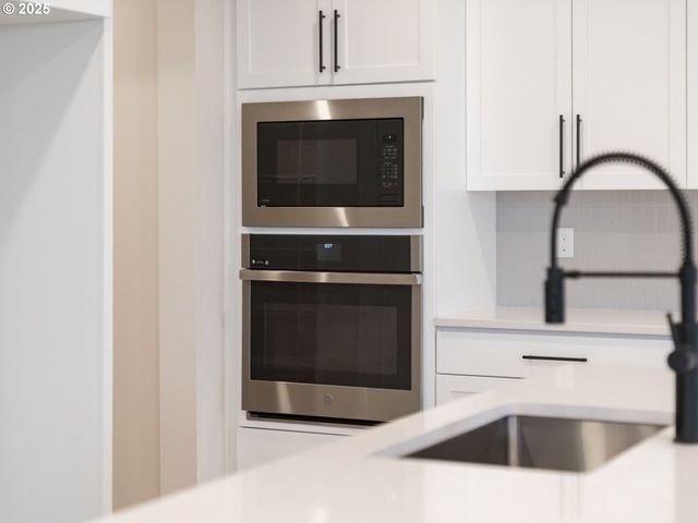 1865 Ne CURRIN CREEK Dr, Estacada, OR 97023