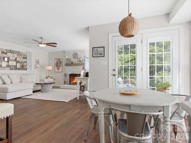 9804 Park Springs Court, Charlotte, NC 28210