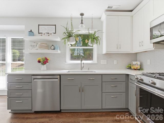 9804 Park Springs Court, Charlotte, NC 28210