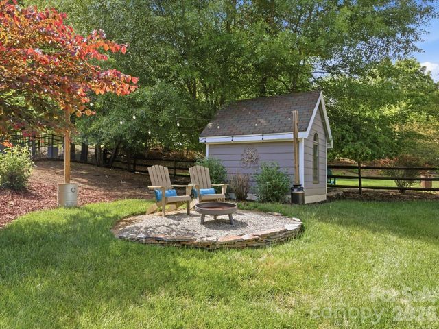 9804 Park Springs Court, Charlotte, NC 28210