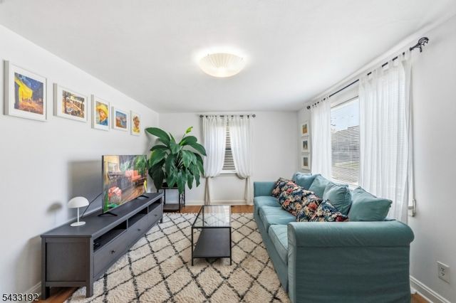 128 Livingston Rd, Linden City, NJ 07036