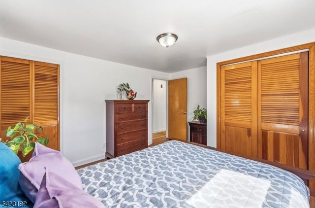 128 Livingston Rd, Linden City, NJ 07036