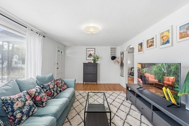 128 Livingston Rd, Linden City, NJ 07036
