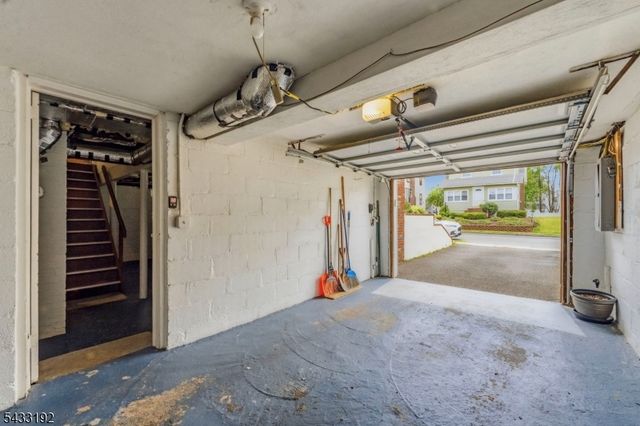 128 Livingston Rd, Linden City, NJ 07036