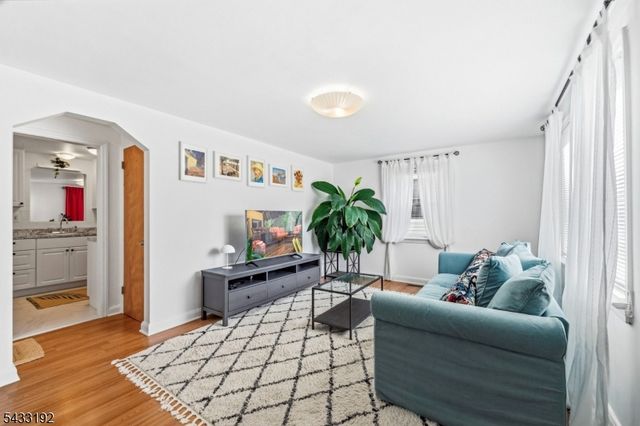 128 Livingston Rd, Linden City, NJ 07036