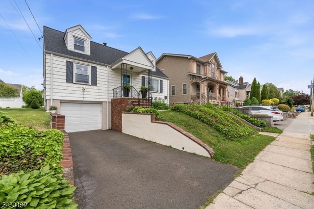 128 Livingston Rd, Linden City, NJ 07036
