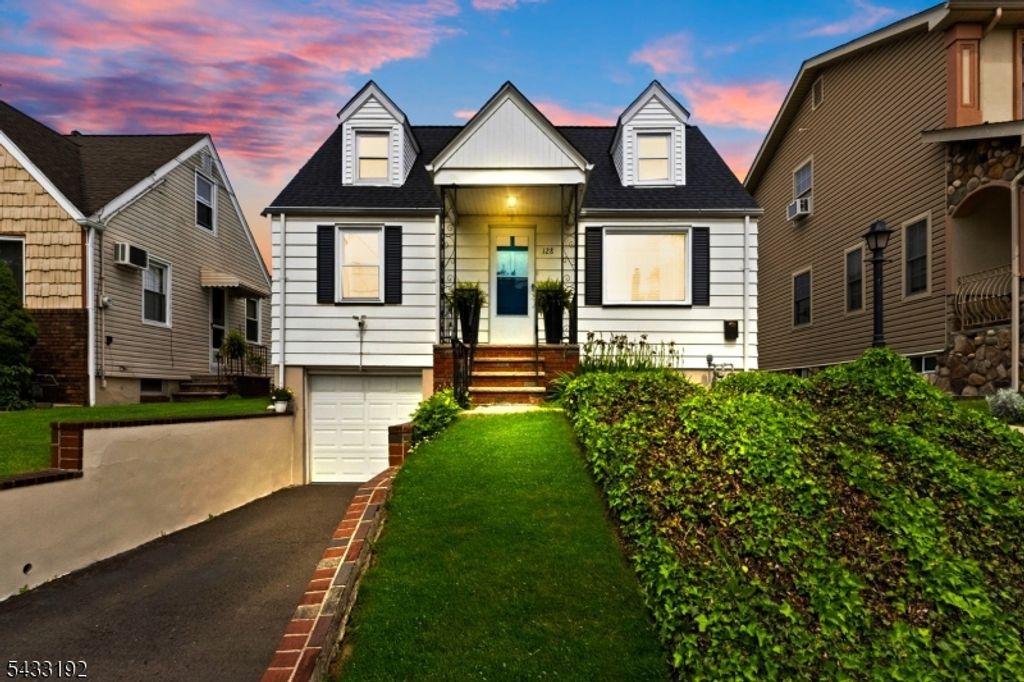 128 Livingston Rd, Linden City, NJ 07036