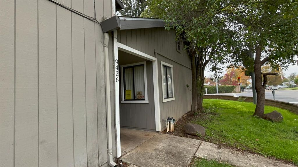 9426 Aizenberg Cir, Elk Grove, CA 95624