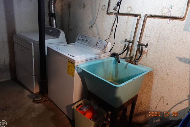 27821 EASTWICK SQUARE Drive, Roseville, MI 48066