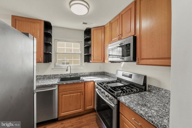 412 TAVISTOCK, Cherry Hill, NJ 08034