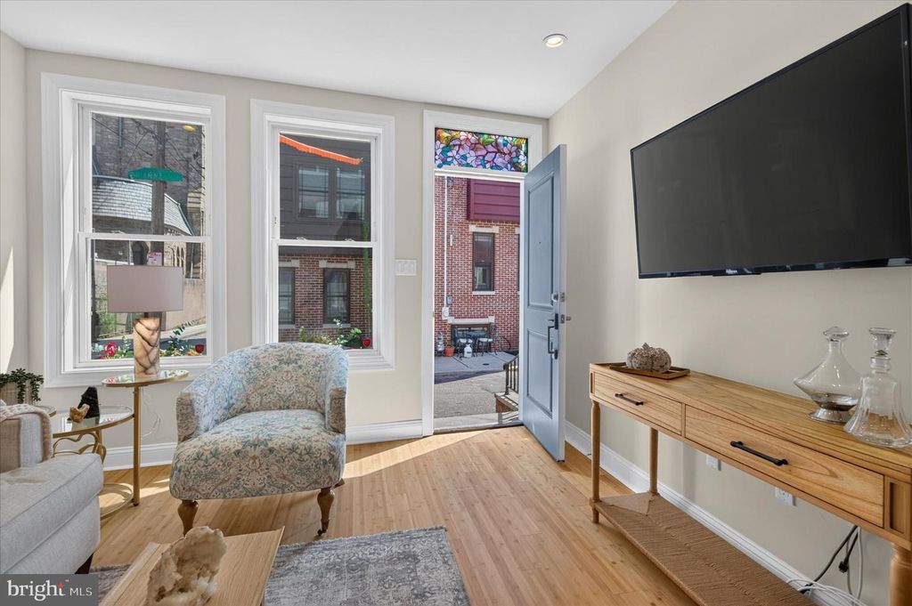 1416 S ORIANNA ST, PHILADELPHIA, PA 19147 — photo 3