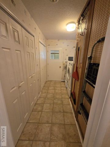 681 N 2780 E, St Anthony, ID 83445