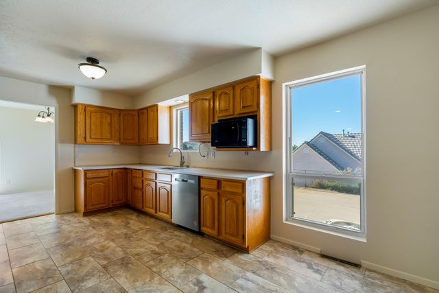 207 Wells Drive NE, Albuquerque, NM 87123