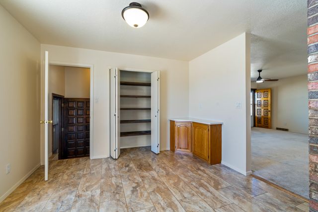 207 Wells Drive NE, Albuquerque, NM 87123