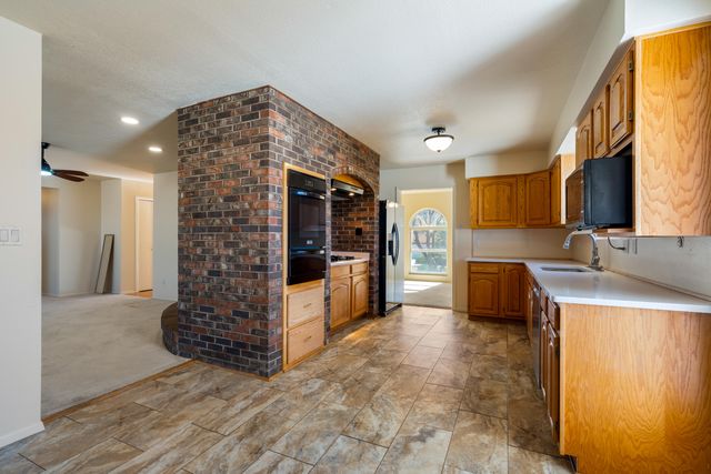 207 Wells Drive NE, Albuquerque, NM 87123