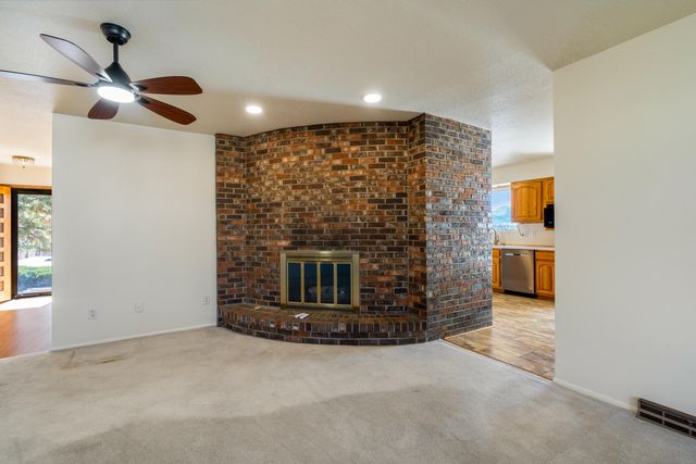 207 Wells Drive NE, Albuquerque, NM 87123