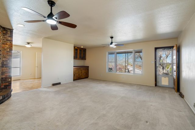 207 Wells Drive NE, Albuquerque, NM 87123