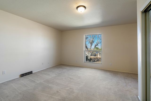 207 Wells Drive NE, Albuquerque, NM 87123