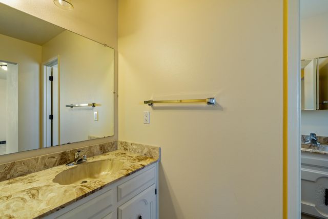 207 Wells Drive NE, Albuquerque, NM 87123