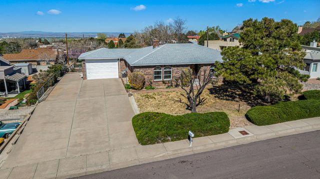 207 Wells Drive NE, Albuquerque, NM 87123