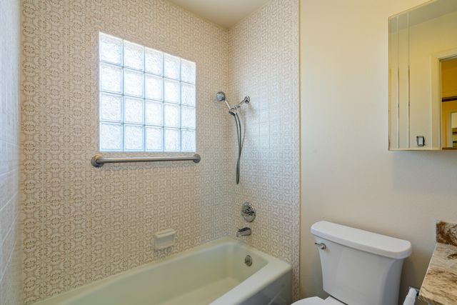 207 Wells Drive NE, Albuquerque, NM 87123