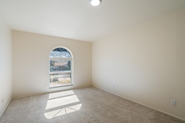 207 Wells Drive NE, Albuquerque, NM 87123