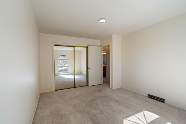207 Wells Drive NE, Albuquerque, NM 87123