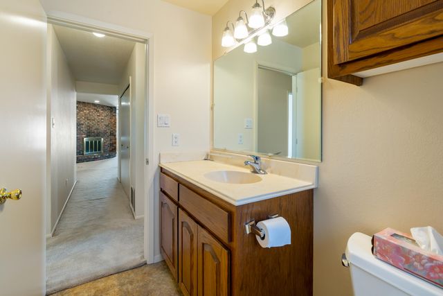 207 Wells Drive NE, Albuquerque, NM 87123