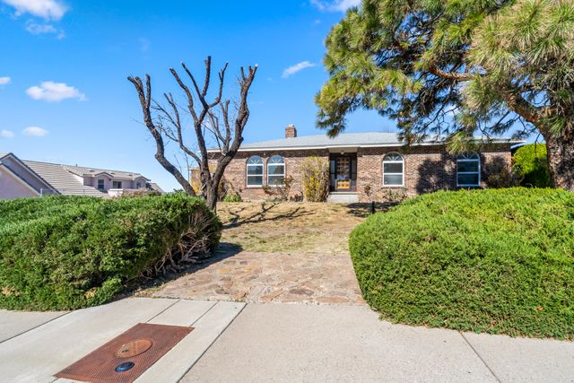 207 Wells Drive NE, Albuquerque, NM 87123