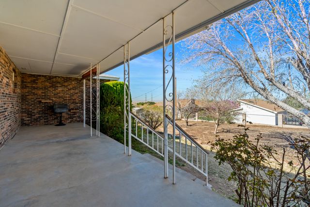 207 Wells Drive NE, Albuquerque, NM 87123