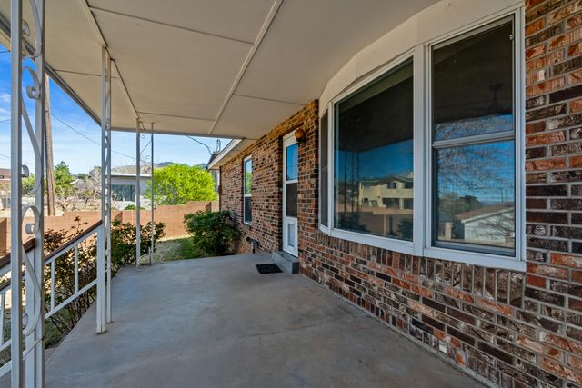 207 Wells Drive NE, Albuquerque, NM 87123