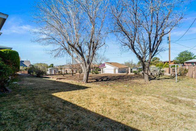 207 Wells Drive NE, Albuquerque, NM 87123