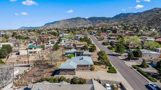 207 Wells Drive NE, Albuquerque, NM 87123