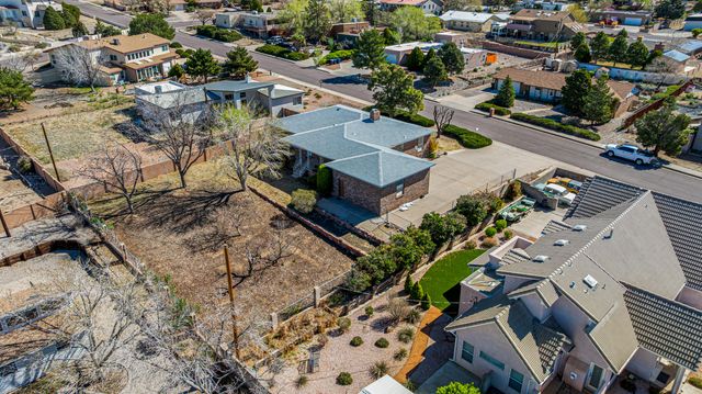 207 Wells Drive NE, Albuquerque, NM 87123